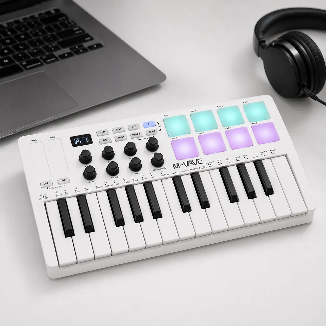 25 Key MIDI Keyboard Controller detail view